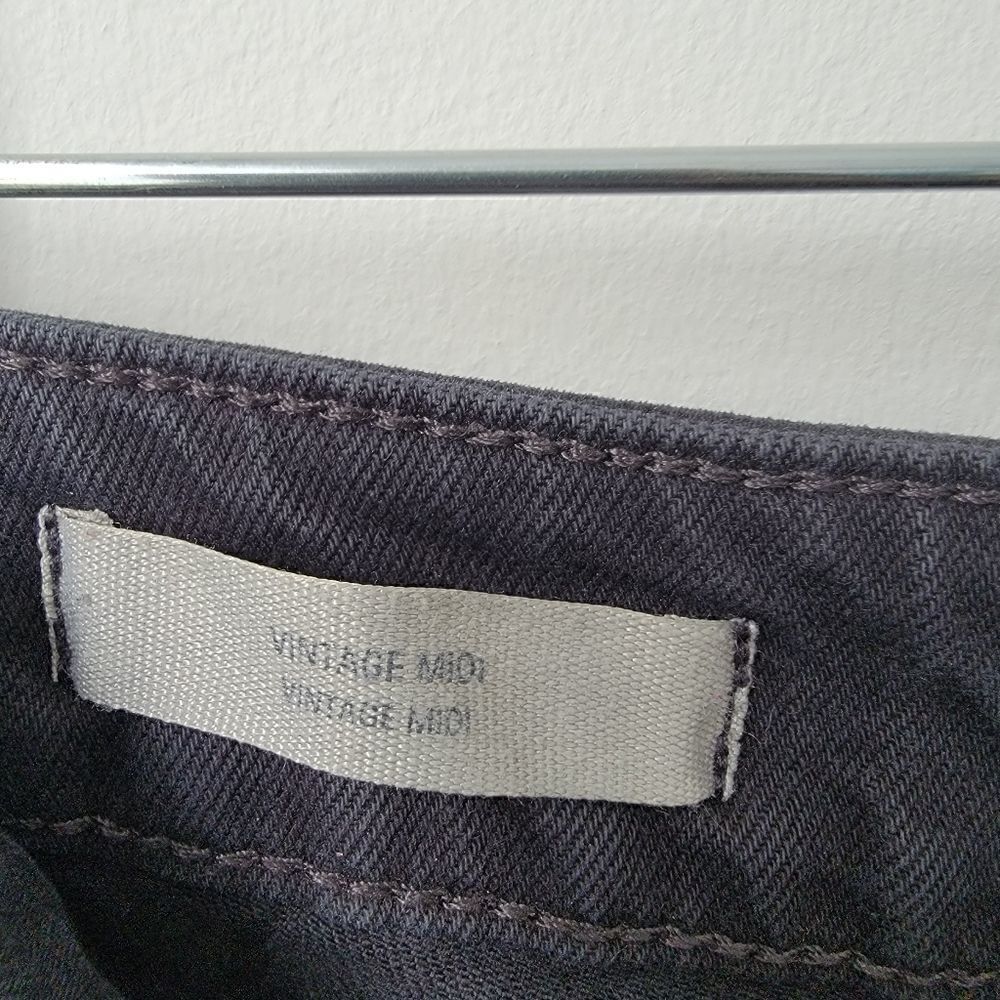 Universal THREAD Womens Shorts Size 8 Vintage Midi Dark Wash - Picture 7 of 12